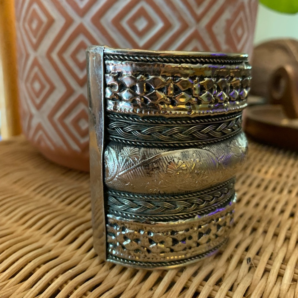 Boho Indian oversized silver cuff bracelet 🌺